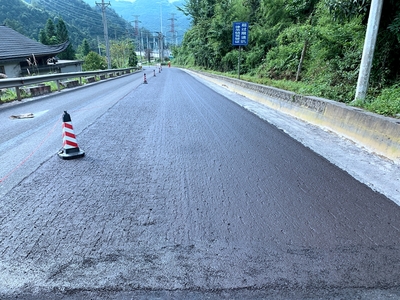 【我為群眾辦實(shí)事】 鶴峰:路面養(yǎng)護(hù)新技術(shù)打造文明示范公路 提升群眾滿意度